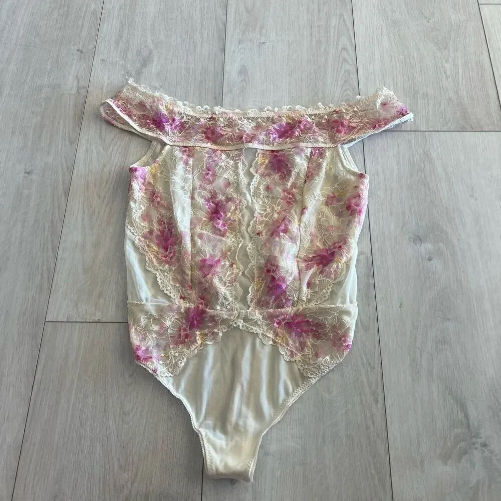 Free People Intimately Spring Combo Ivory Off Shoulder lacy Thong Lingerie Sz m